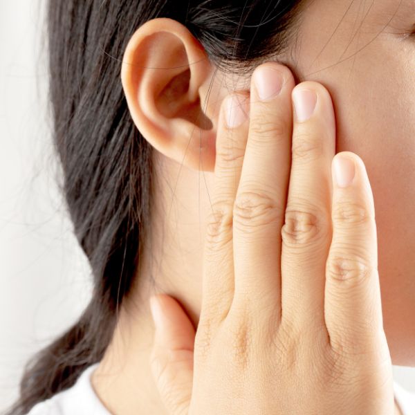 DolorsStress-auriculotherapie-chromotherapie-hypnose-acouphenes-toulon-la-garde-le-pradet